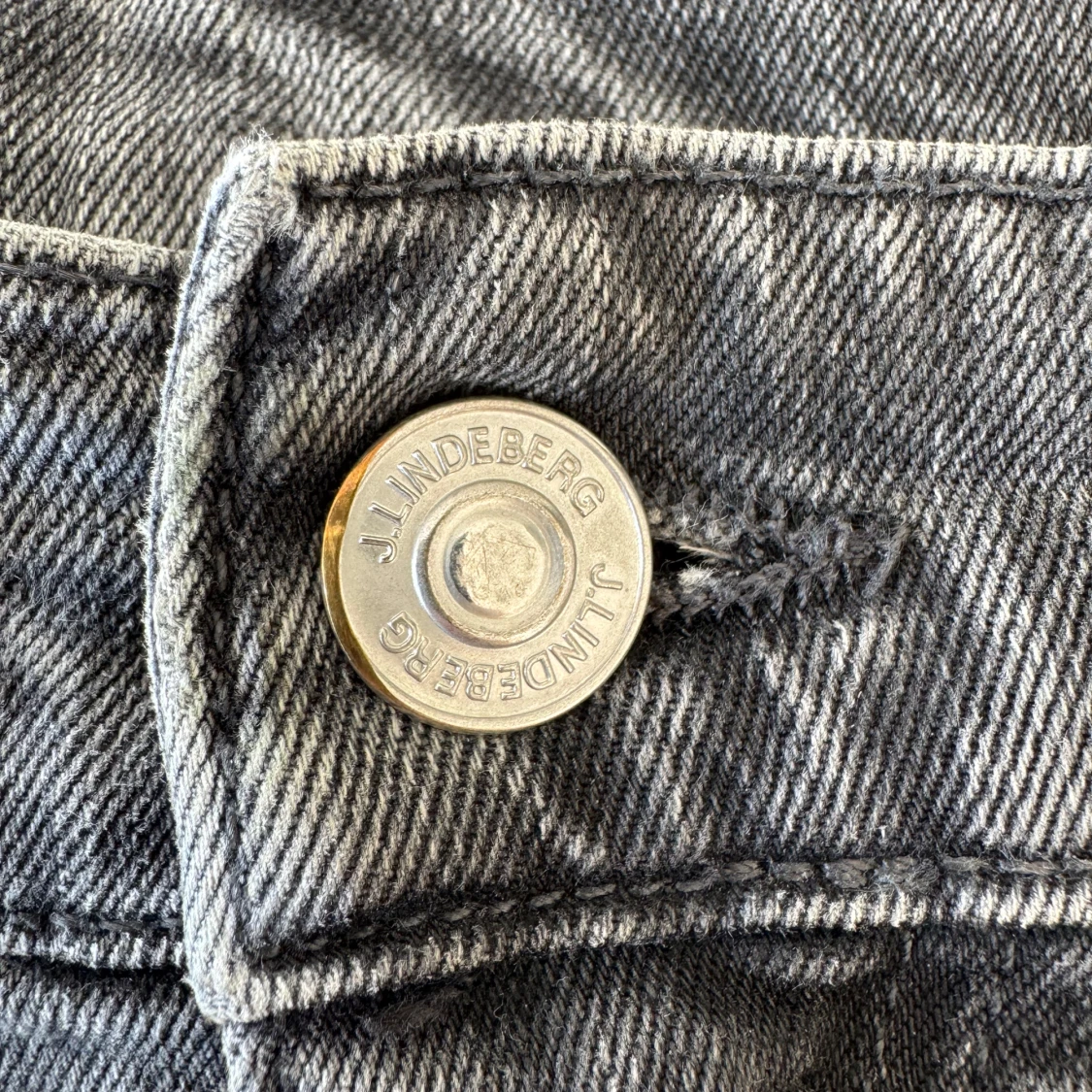 Grå jeans från J.Lindeberg, 30/32 - 1