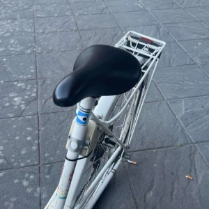 cykel - cykel som funkar bra endast handbroms till både fram o bakhjul. Passar lite kortare personer. Möts i mjölby och endast kontanter tas emot 