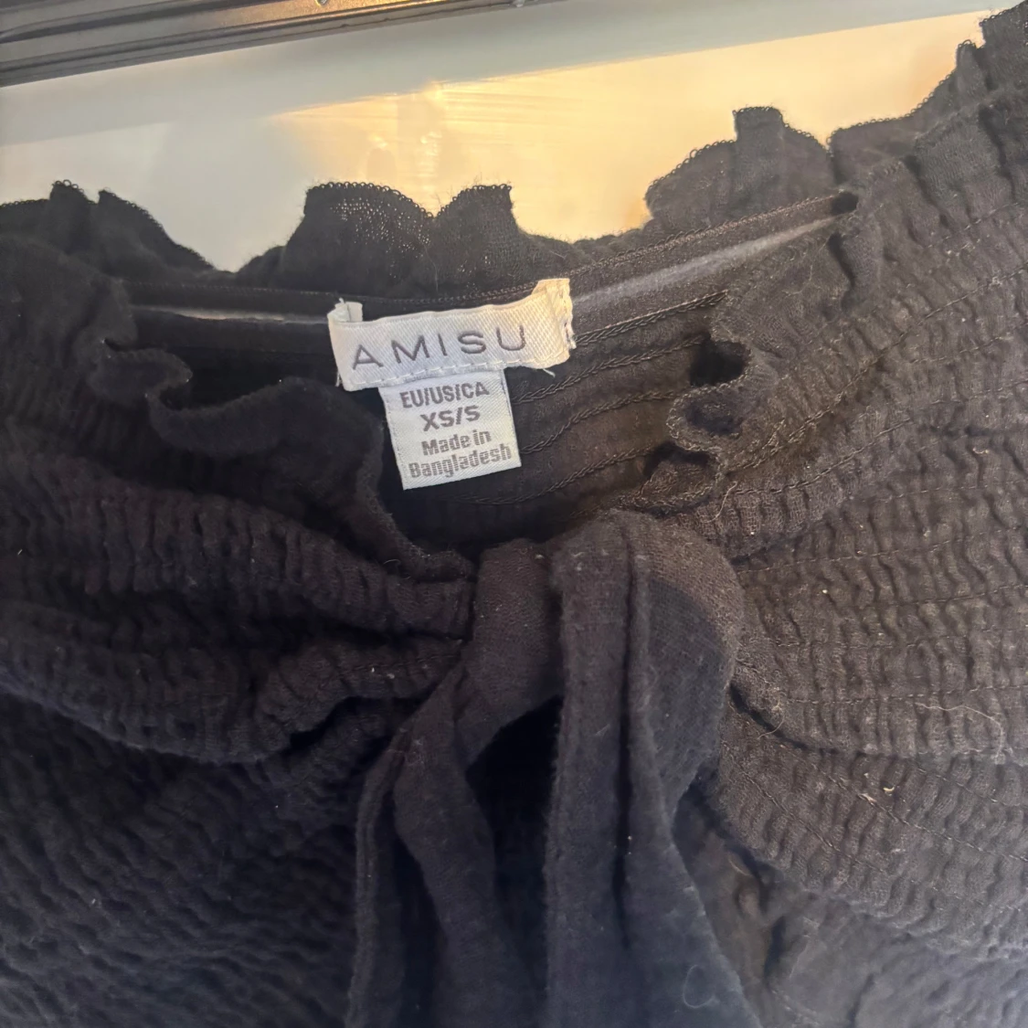 Svart bandeau topp med knyt från Amisu - 2