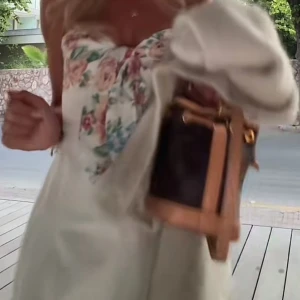 Klänning Zara  - Slutsåld klänning från Zara har i storlek XS & S med prislapp kvar 💖💖 Hör av er!!