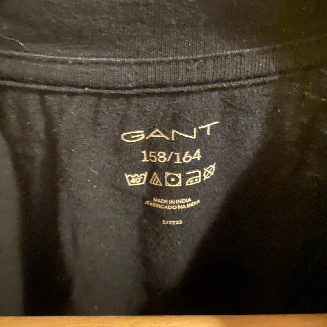 Svart t-shirt från GANT - 1