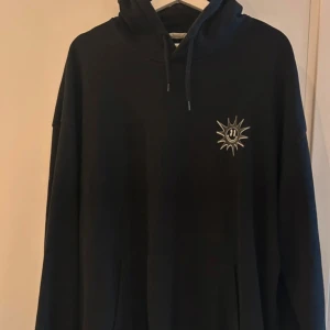 Hoodie - Hoodie