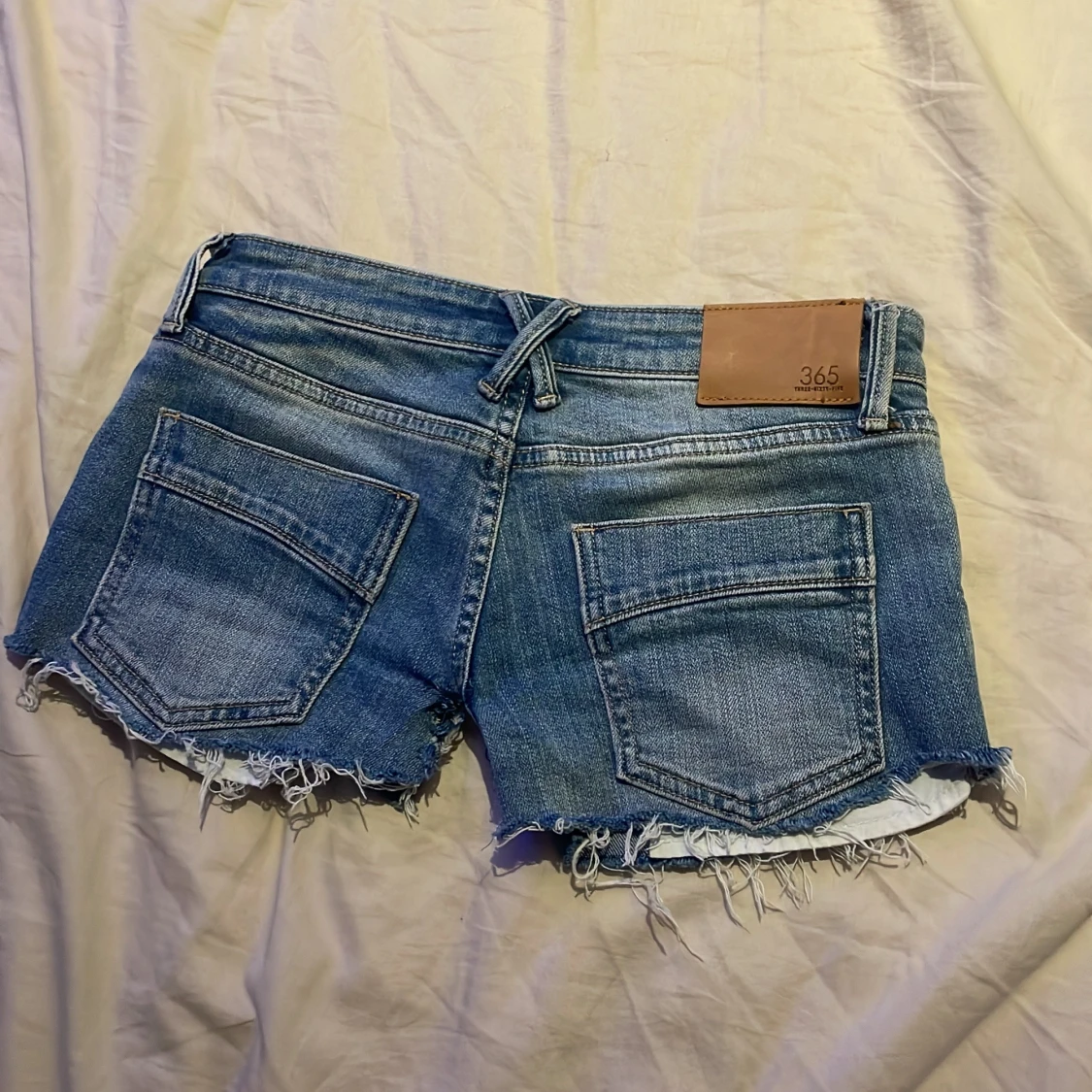 Blå jeansshorts från 365 - 1