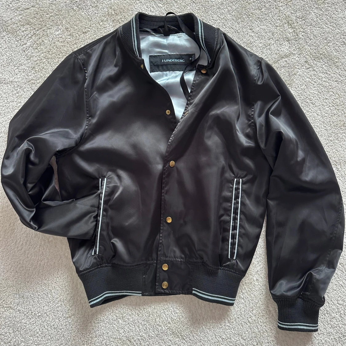 Svart bomberjacka från J.Lindeberg