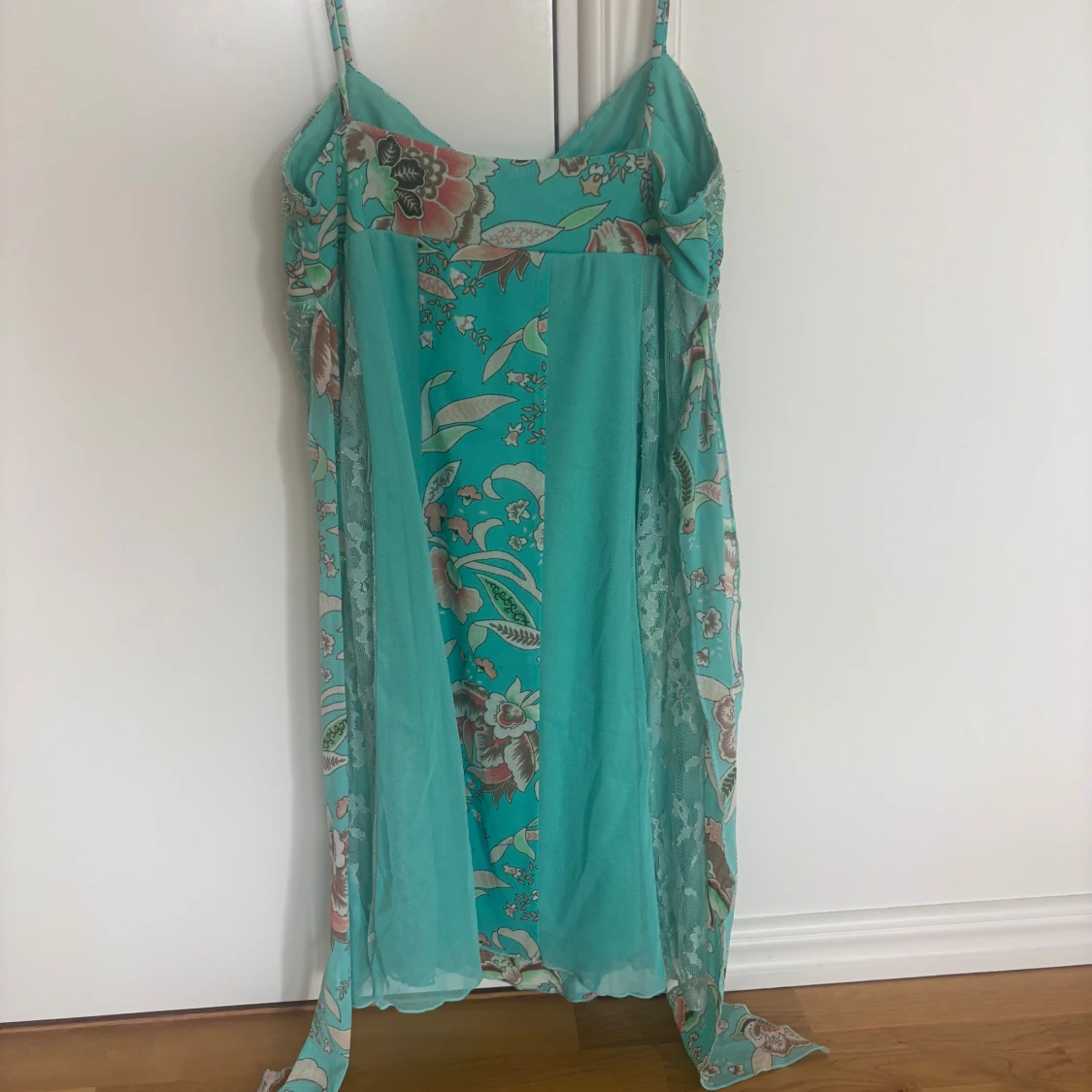 Turkos blommig kortklänning från Triangles - 1