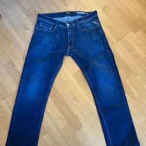 Replay Rocco - Replay rocco i storlek 32. Skriv för frågor.