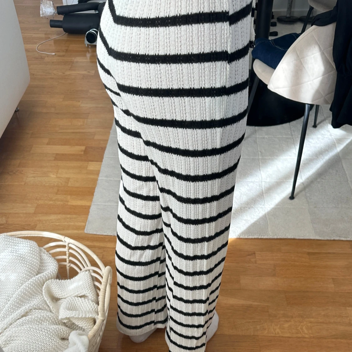 Virkade/ stickade randiga byxor - 2