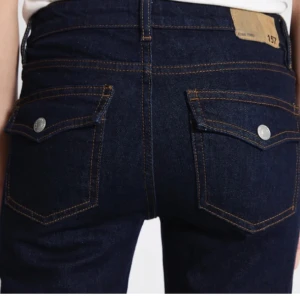 90s boot lager 157 - SÖKER  i alla färger storlek L/XL i short eller regular. 