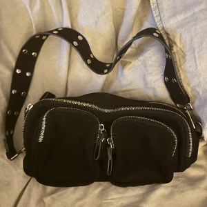 Snygg nit väska - Sälj då den inte används💓