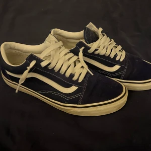 Vans - Vans i storlek 42,5. Skick 7-8/10. Inget og medföljer! 