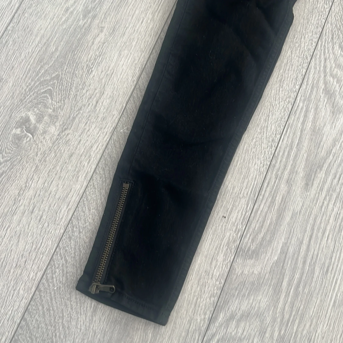 Svarta skinny jeans från Divided - 1