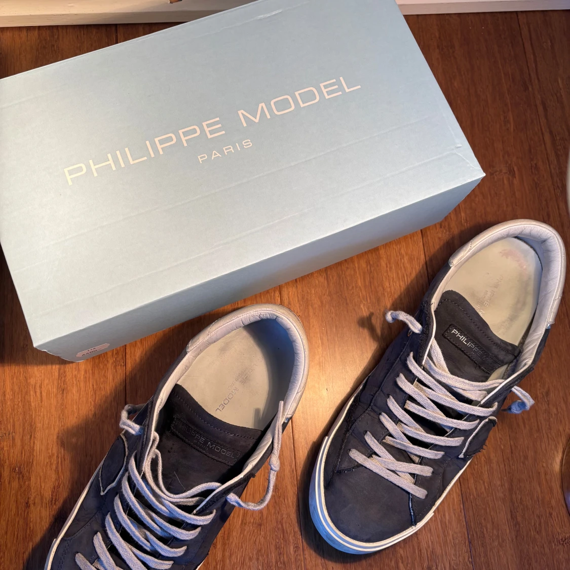 Mörkblåa sneakers från Philippe Model - 3