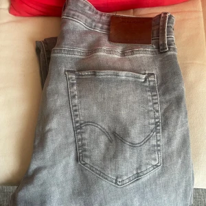 Jack and jones - Gråa