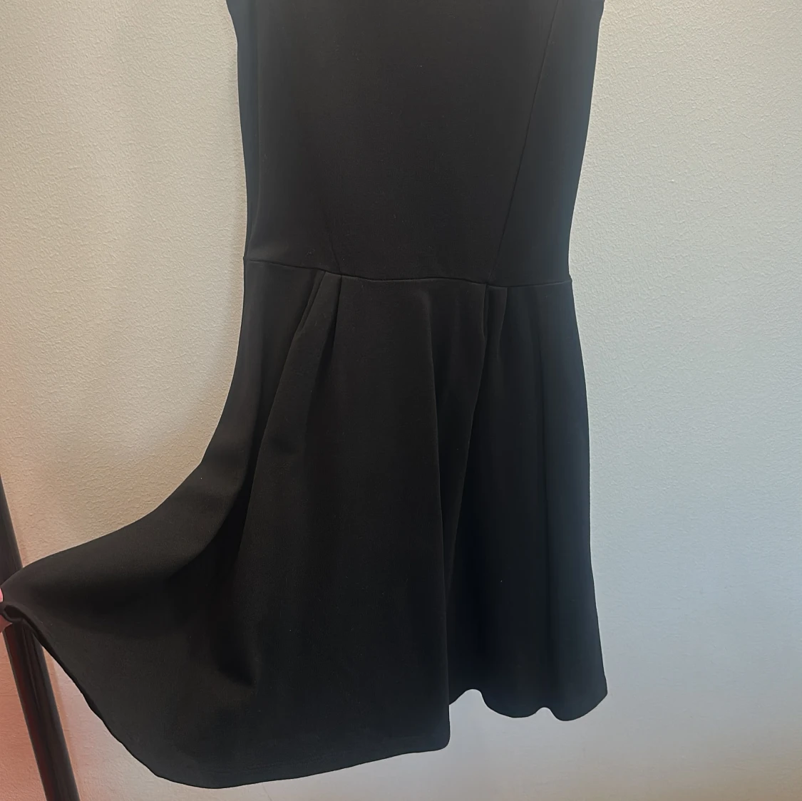 Svart ärmlös klänning från Pull&Bear baby doll  - 1