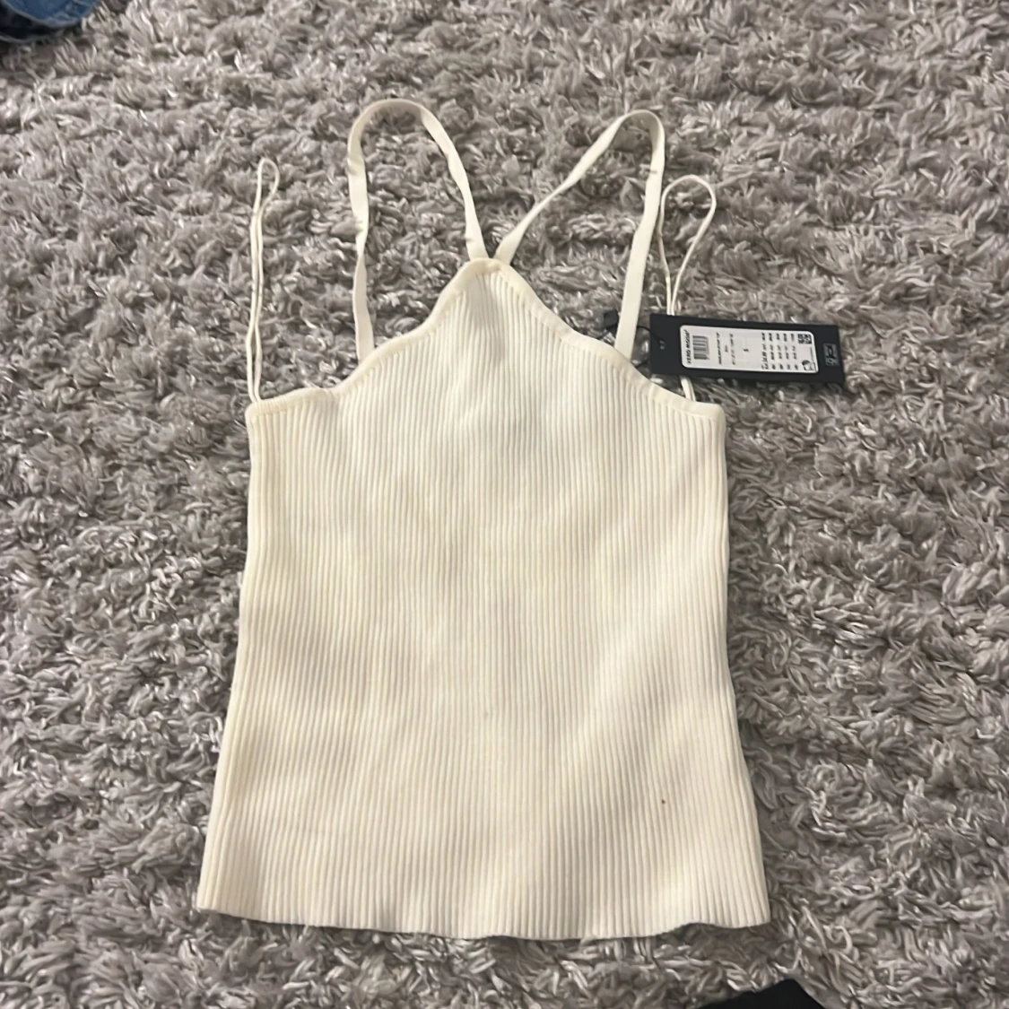 Vit ribbad linnetopp från Vero Moda