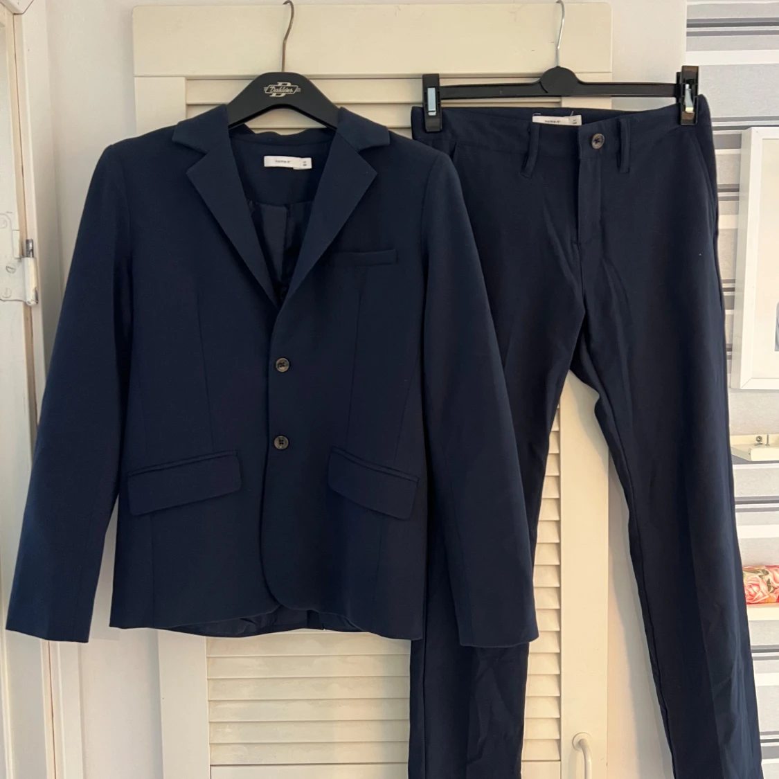Mörkblå kostym från Name It