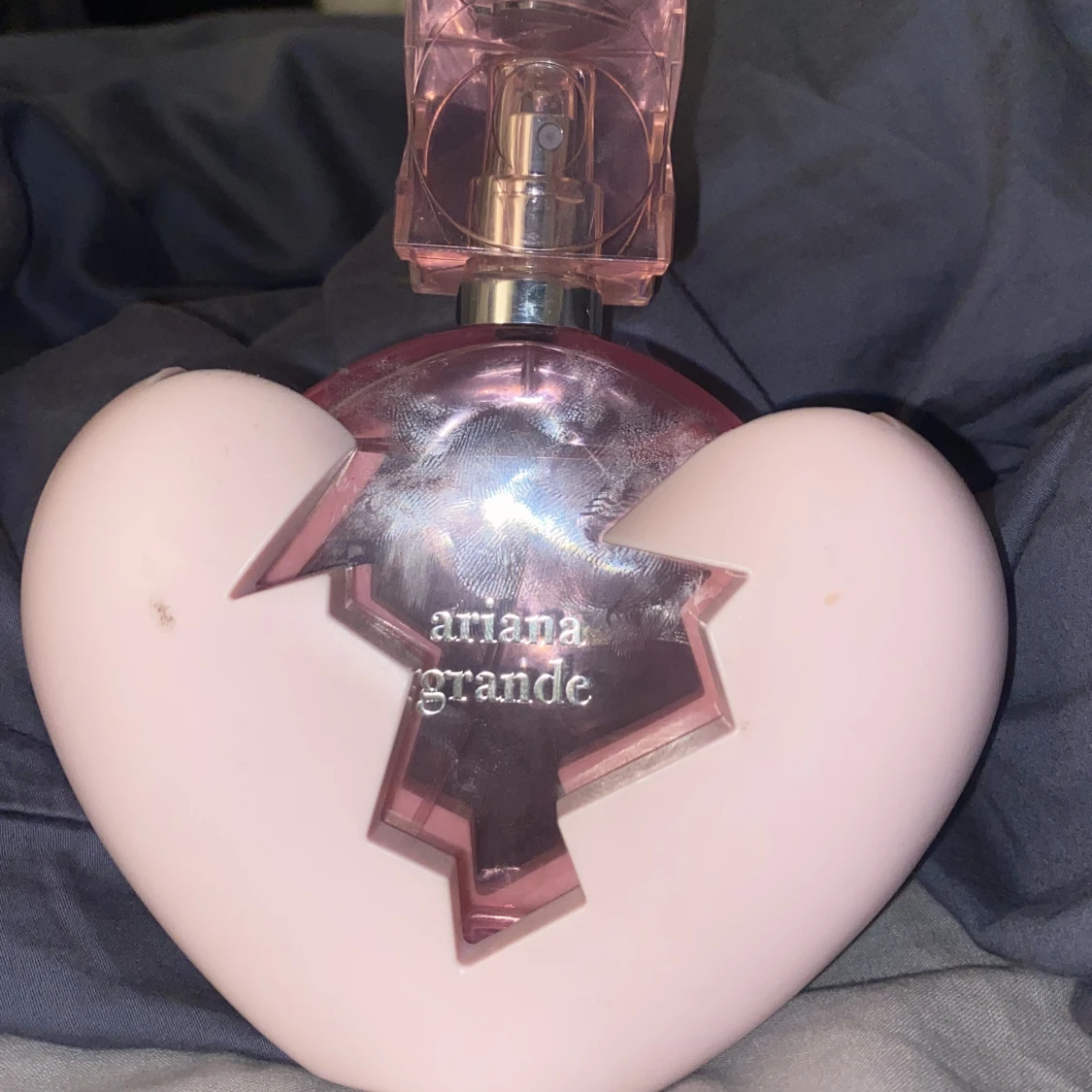 Ariana Grande parfym, rosa hjärtformad flaska - 1