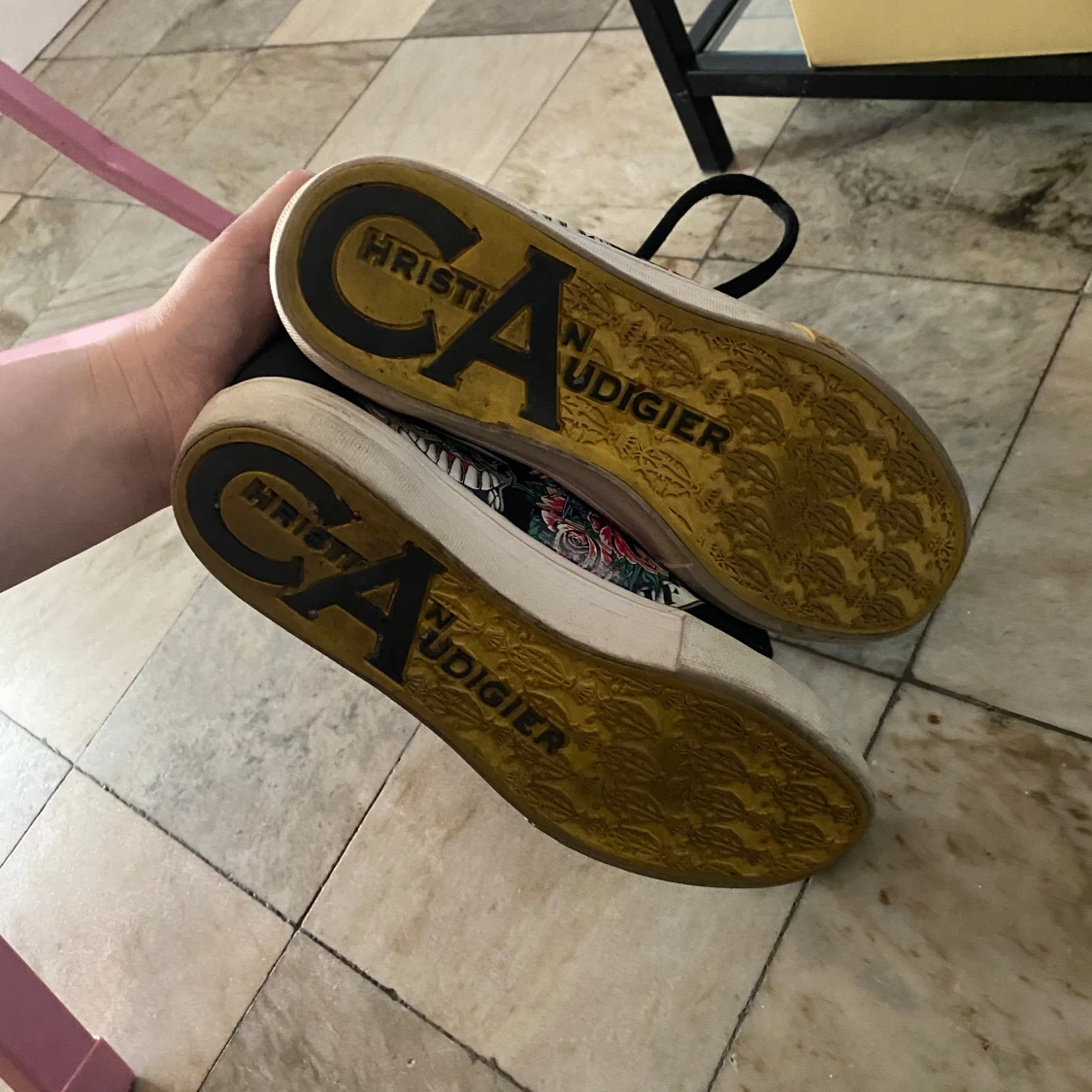 Svarta sneakers med mönster från Christian Audigier - 4