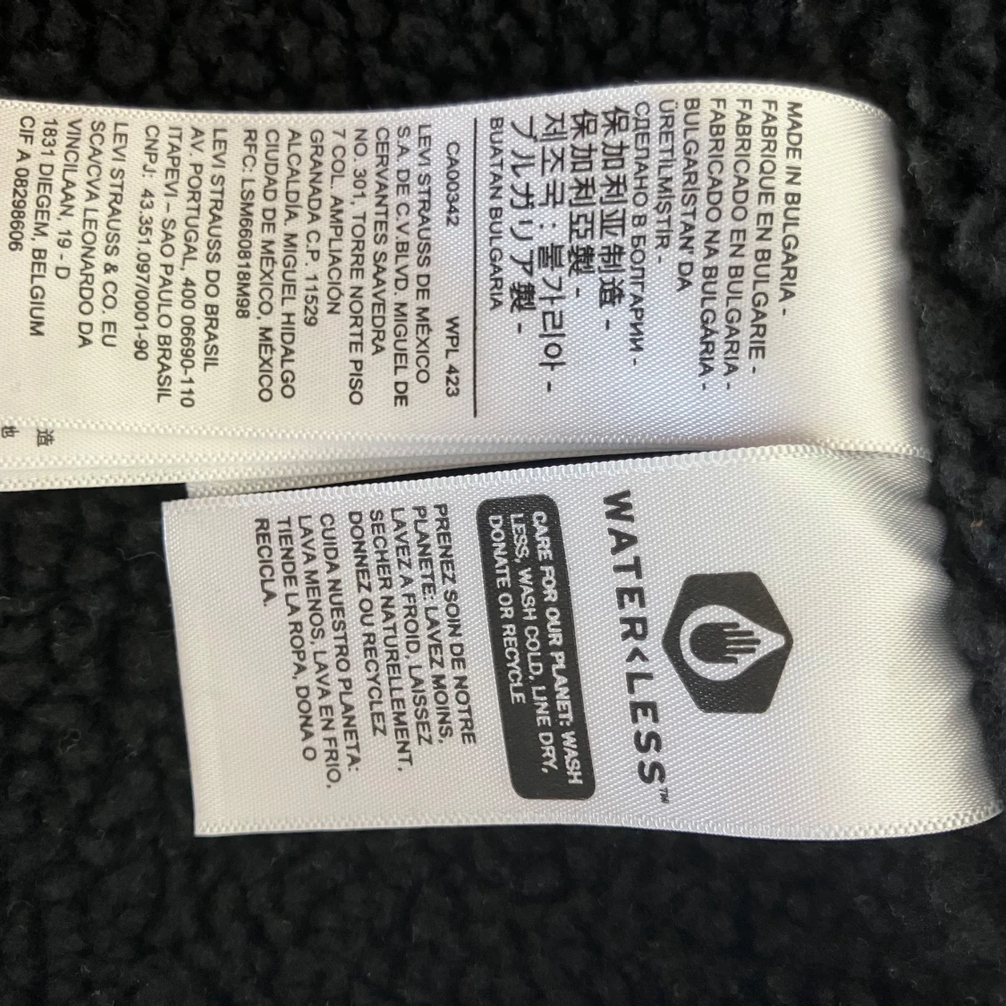 Svart sherpa-fodrad jeansjacka från Levi's - 2