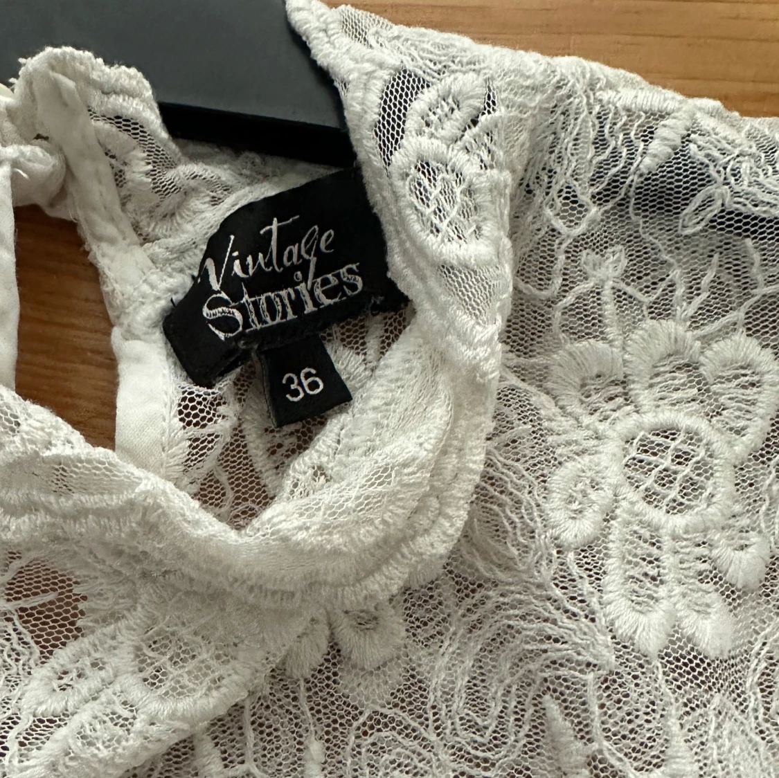 Vit spetsblus från Vintage Stories - 2