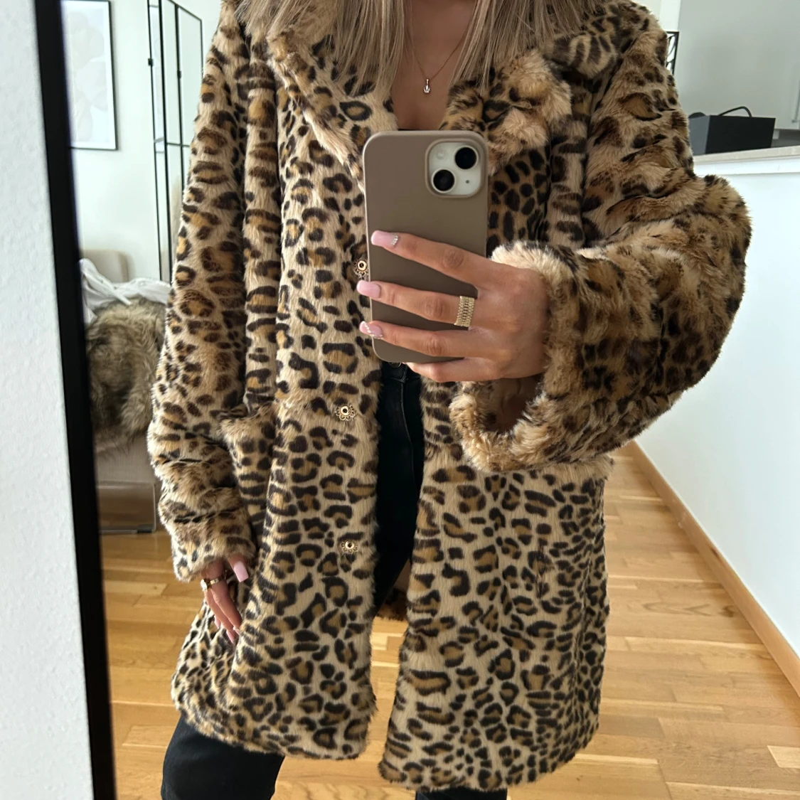 Leopardmönstrad fuskpälsjacka
