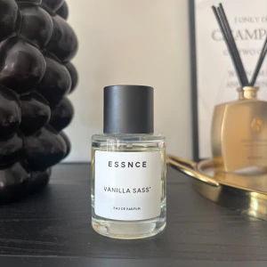 ESSNCE Vanilla sass - Parfym från ESSNCE - Vanilla sass, använd fåtal gånger.