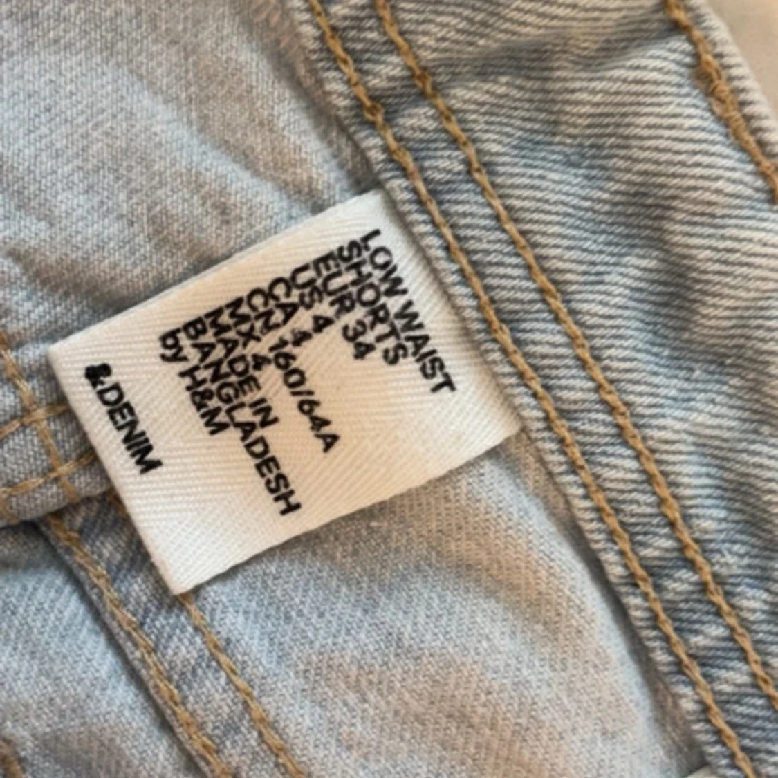 Ljusblåa jeansshorts från H&M Denim - 2