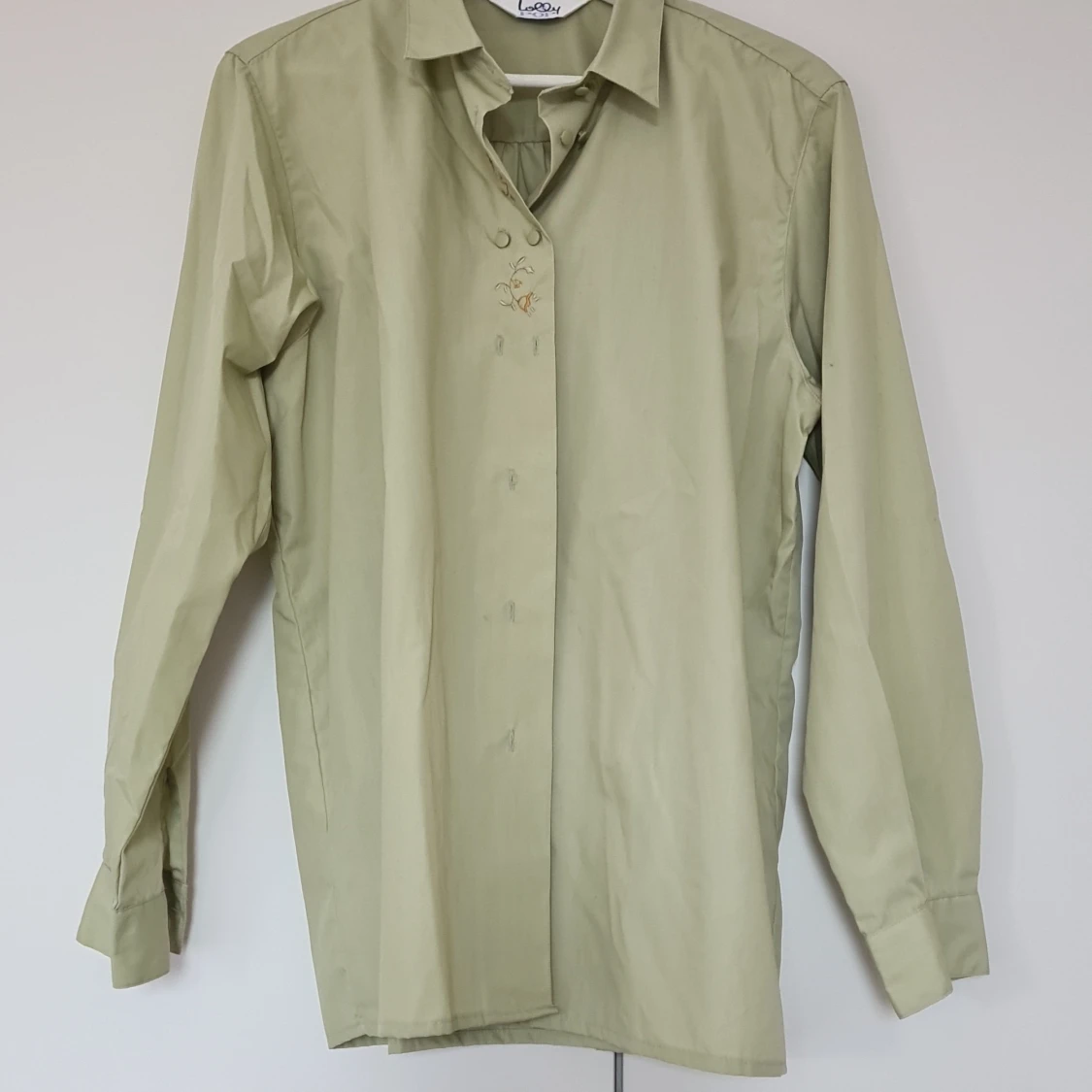 Ljusgrön broderad skjorta från Lolly Pop