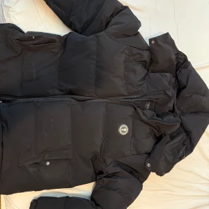 Trapstar jacka  - Den är i jättebra skick, kan skicka fler bilder om det behövs 