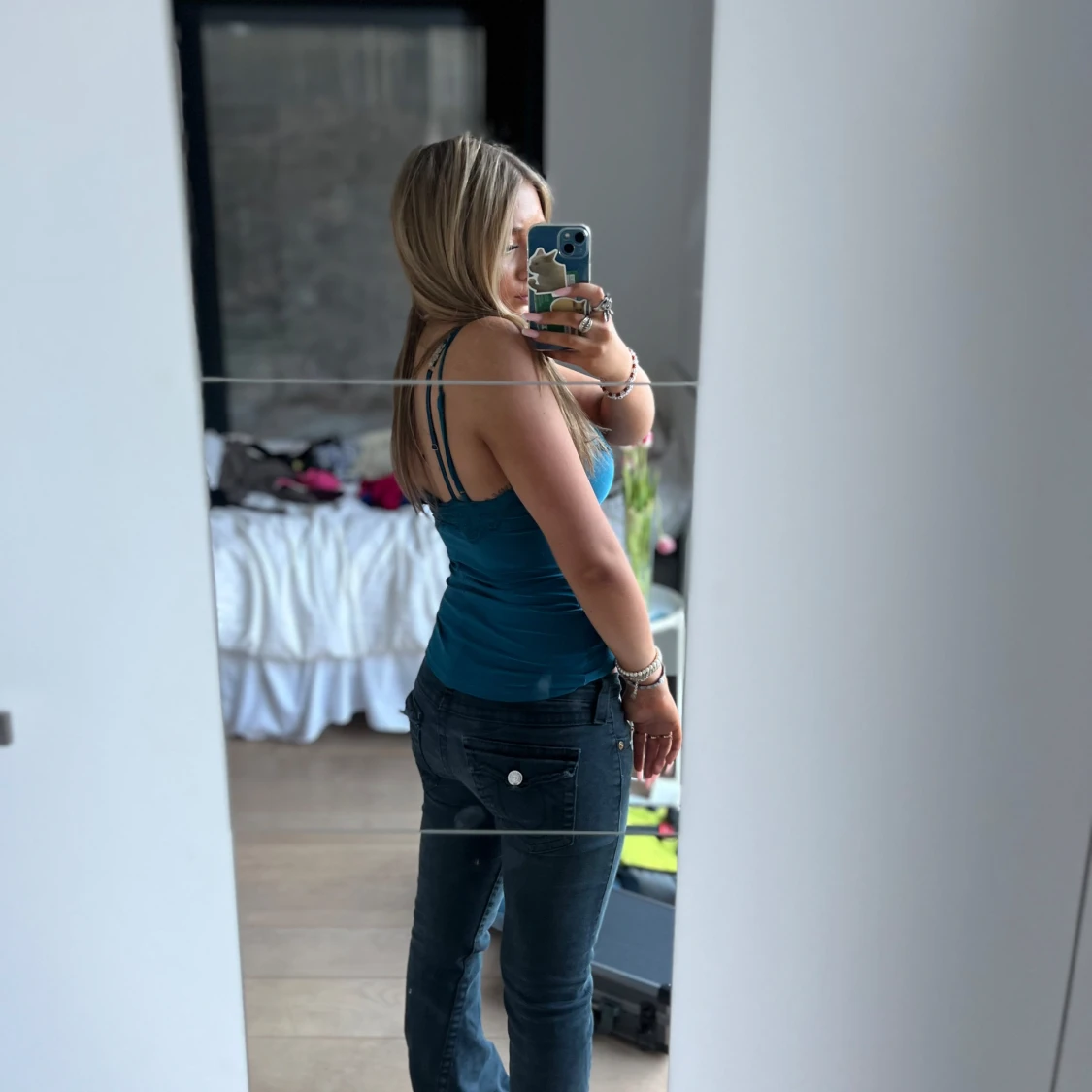 Turkos croppad linnetopp med spetsdetaljer - 2