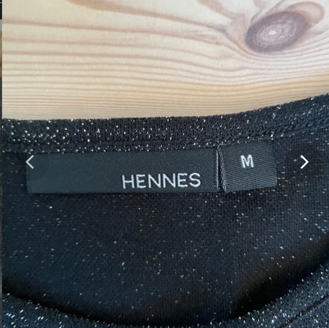 Svart glittrig ärmlös blus från Monki - 4