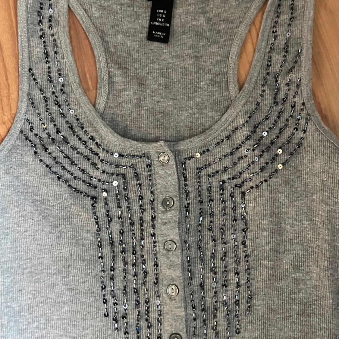 grått linne med pärlor - 2
