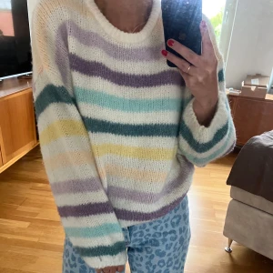 Stickad tröja från Lindex - Supermysig stickad tröja från Lindex i storlek XS. 