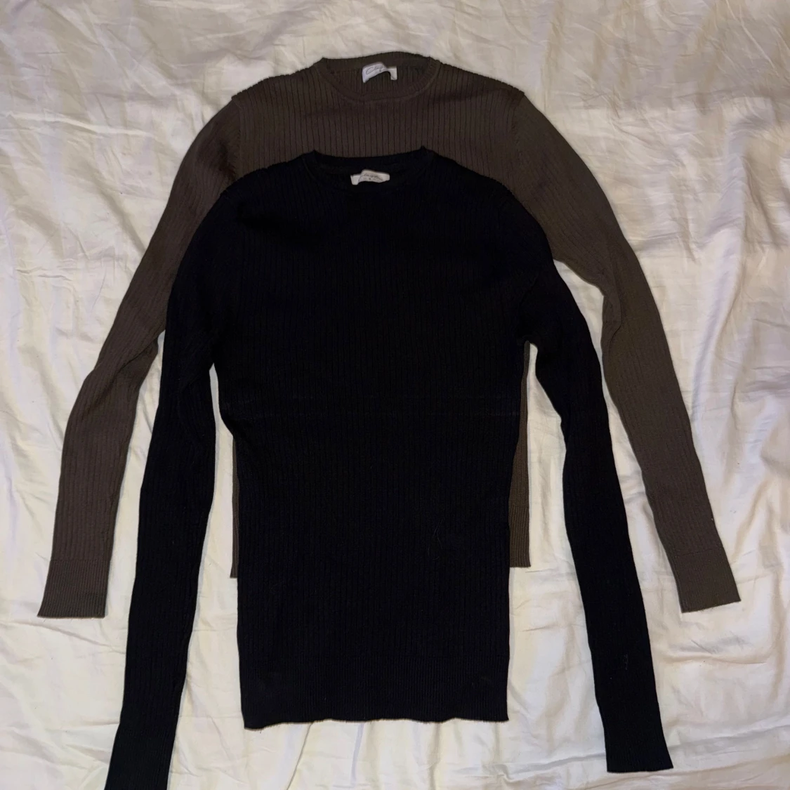 Två ribbade tröjor från Clayton - 2