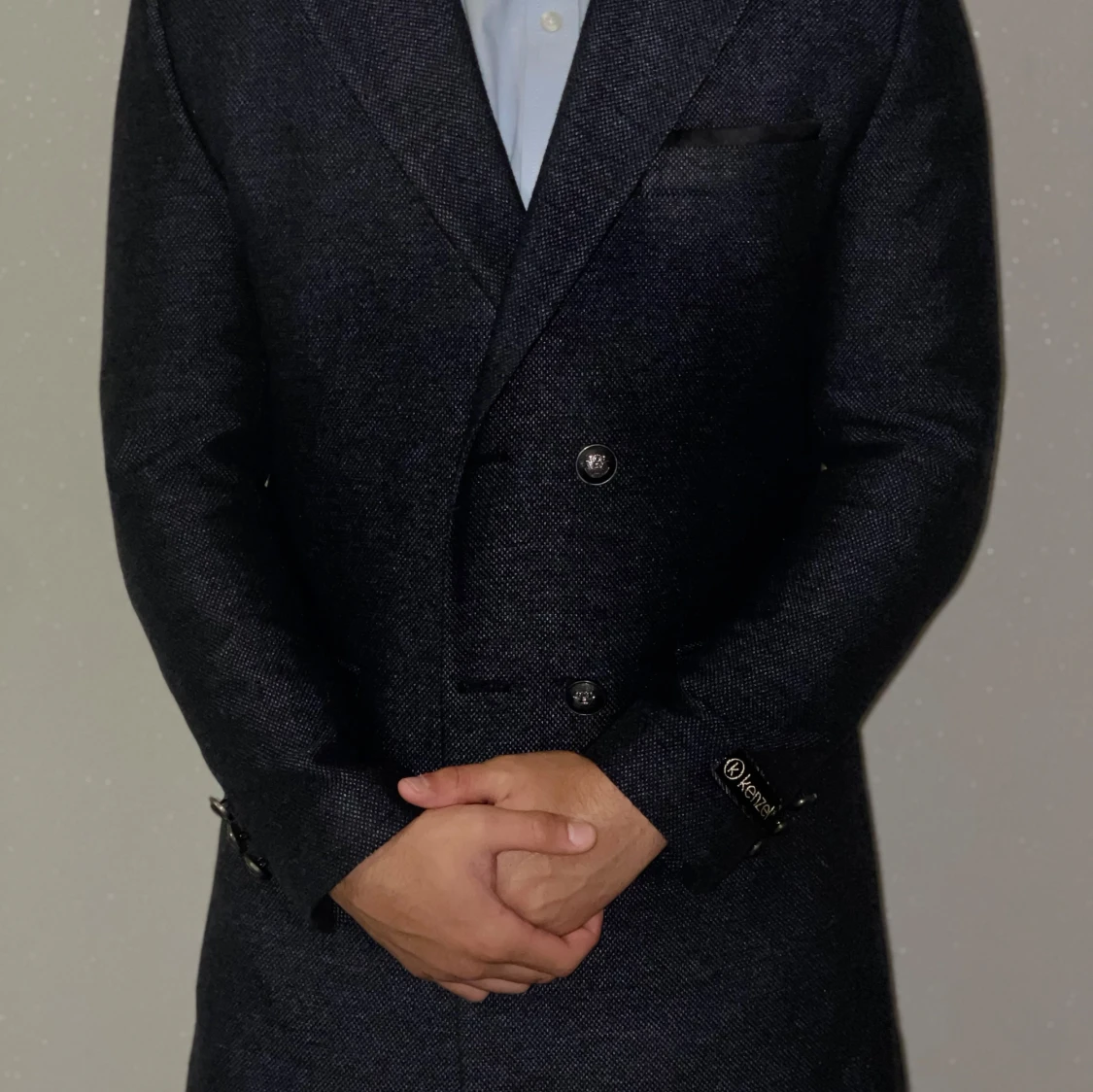 Mörkblå dubbelknäppt kavaj från Kenzel