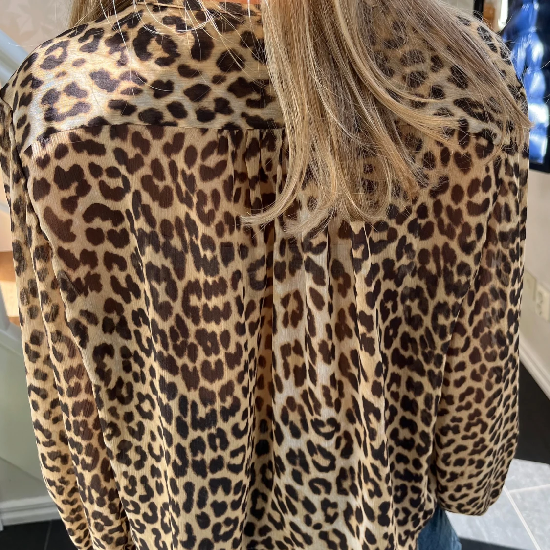 Blus i leopardprint - 3
