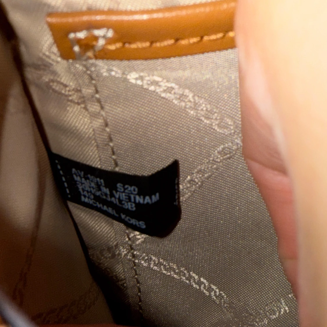 Michael Kors axelväska med kedjerem - 3