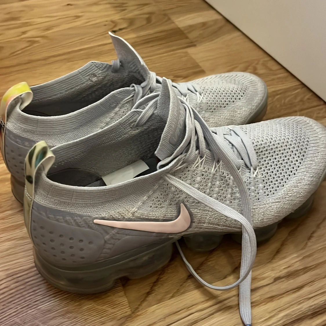 Nike Air Vapormax Flyknit sneakers i ljusgrått - 2