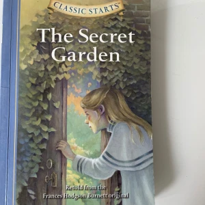 The Secret Garden - En klassisk berättelse om Mary Lennox som upptäcker en hemlig trädgård och hittar vänskap och lycka. Perfekt för unga läsare som gillar äventyr, mysterier och att utforska nya världar. Denna utgåva är lättläst och anpassad för unga.