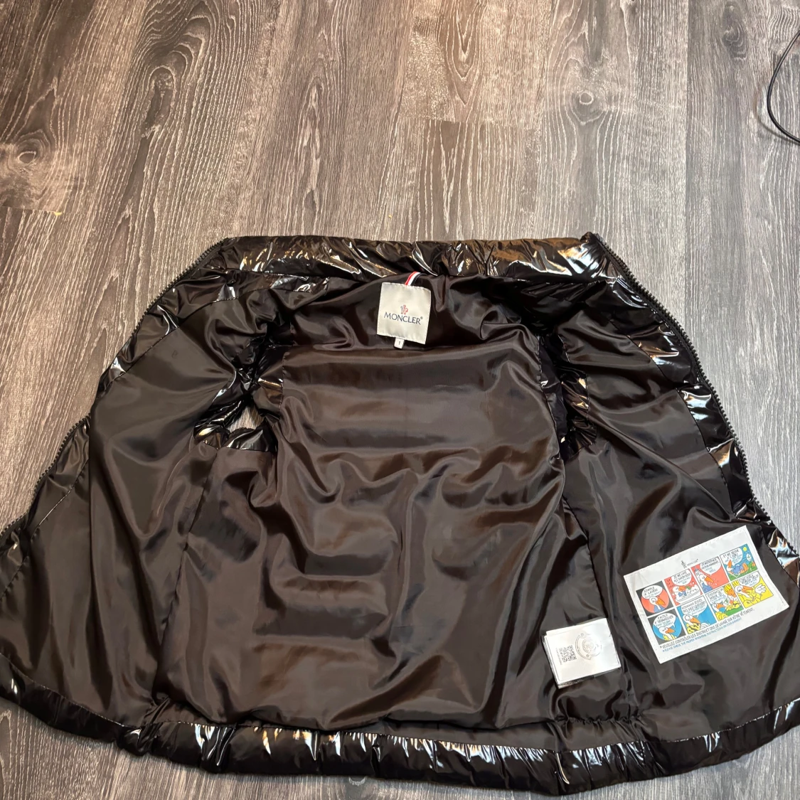 Svart dunväst från Moncler - 1