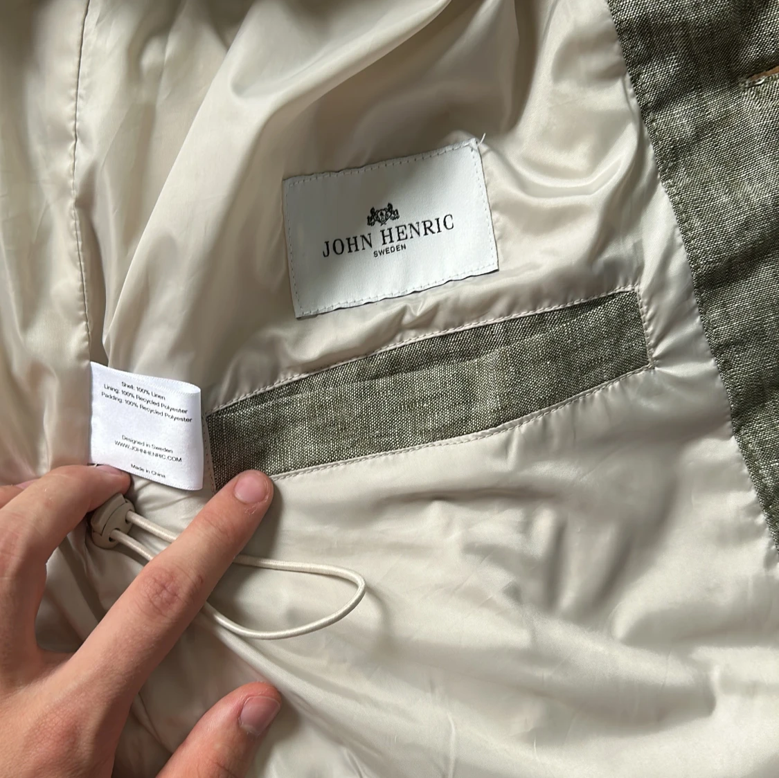 Grå grön quiltad väst från John Henric - 3