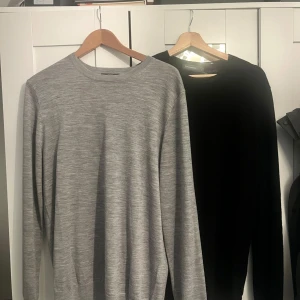 2 stycken merino ull tröjor  - Två stycken fina dressman tröjor med rund halsring För små för mig Storlek L på båda Skicka meddelande vid några funderingar  Kolla gärna in mina andra annonser