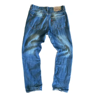 Levi's 501 blå jeans - Levi's 501 jeans W31 L32 med raka ben och femficksdesign. Hör av dig vid frågor, pris går alltid att diskutera.