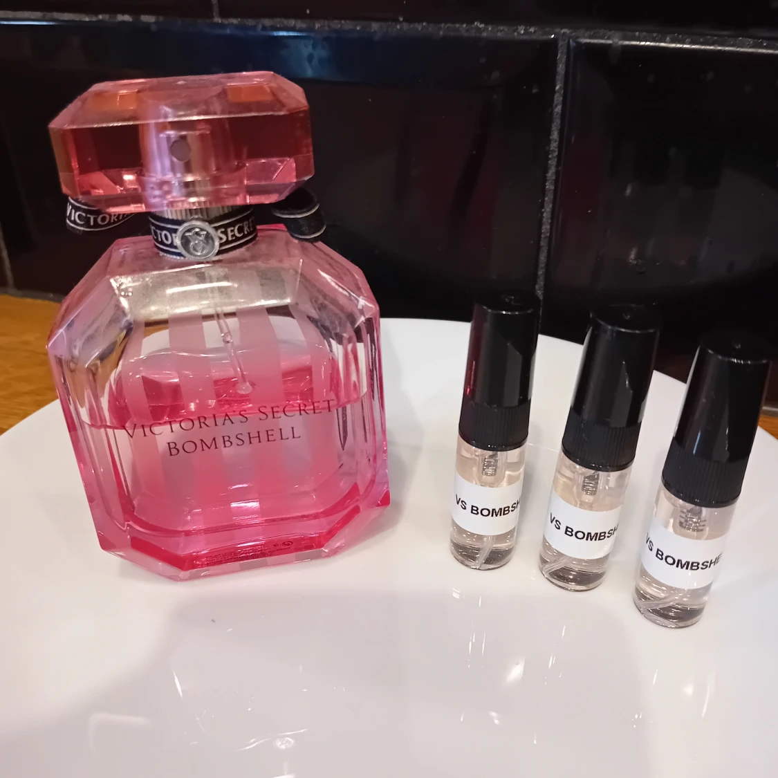 Victoria's Secret Bombshell parfym 3 ml 