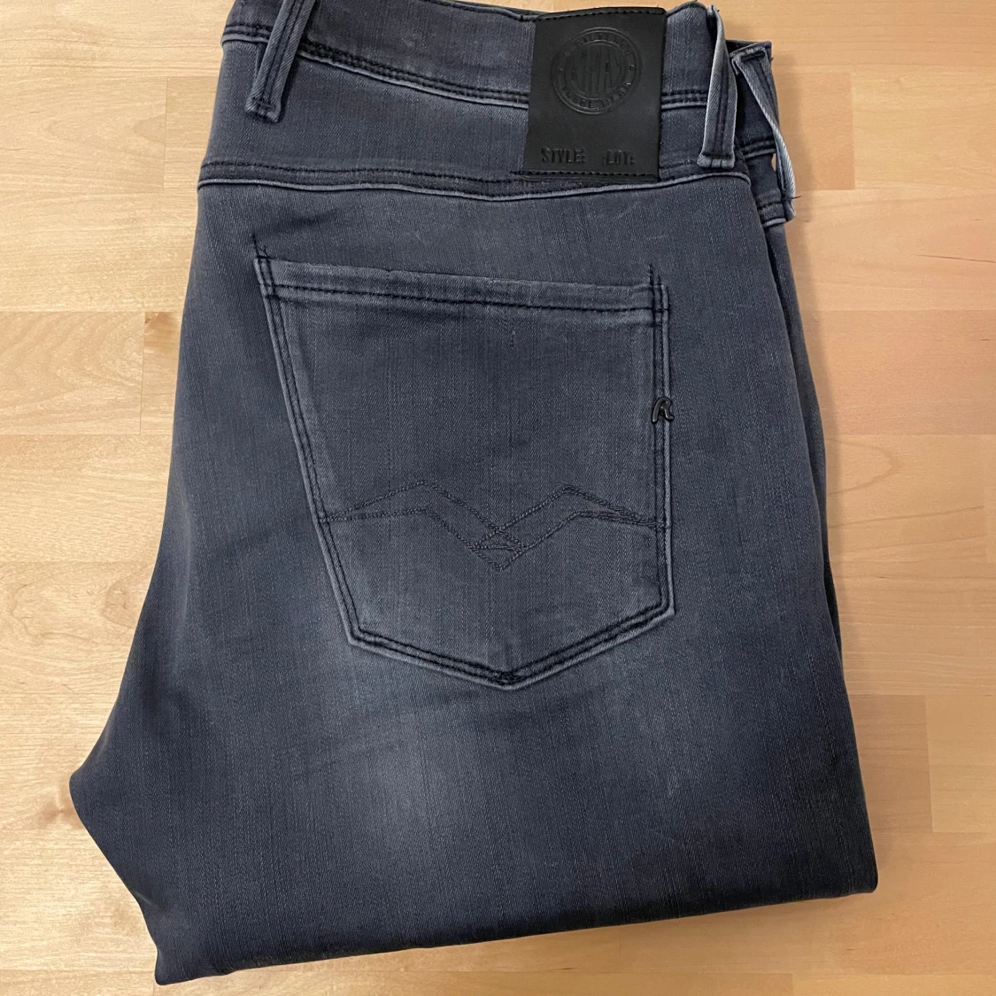 Replay mörkgrå jeansbyxor herr - 3