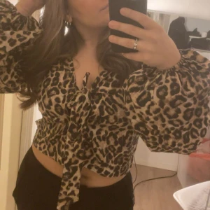 Leopard blus - Jättesnygg blus som endast är använd fåtal gånger🫶🏻