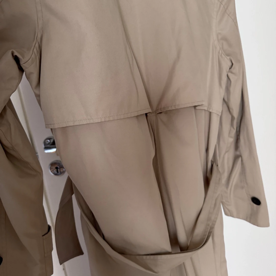 Beige trenchcoat från Selected Femme - 2