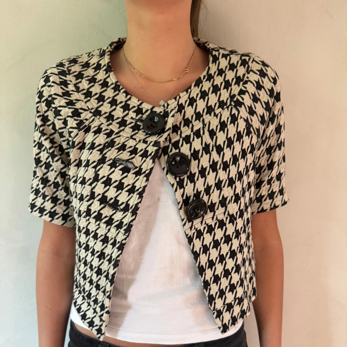 Svartvit rutig croppad kavaj