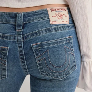 Blå jeans från True Religion - True Religion Jeans från Nelly, helt nya med prislapp kvar. Dom är slutsålda på hemsidan 