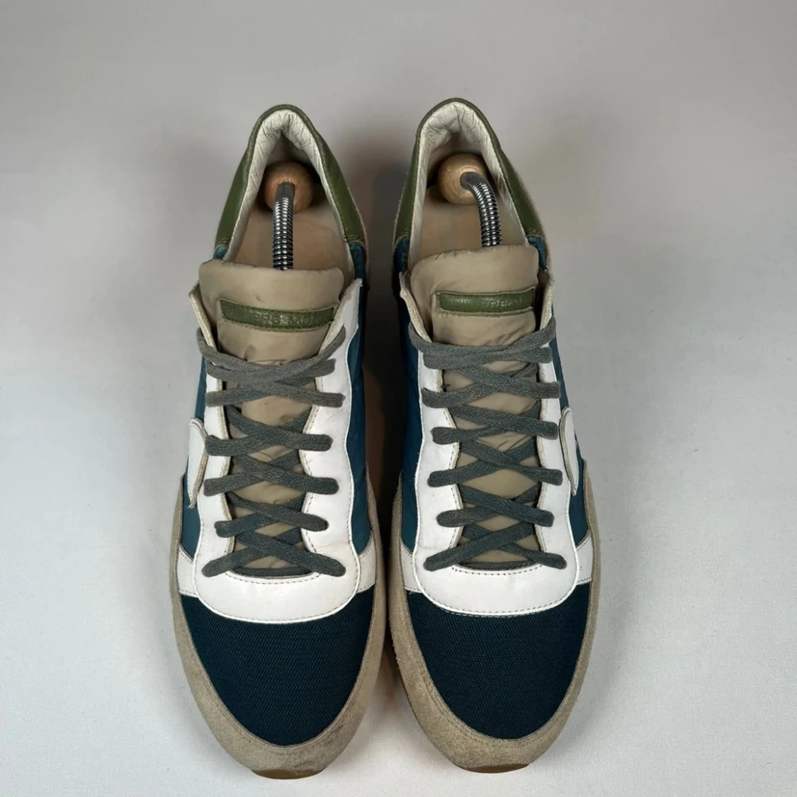 Snygga sneakers i mocka ifrån Philippe model  - 1